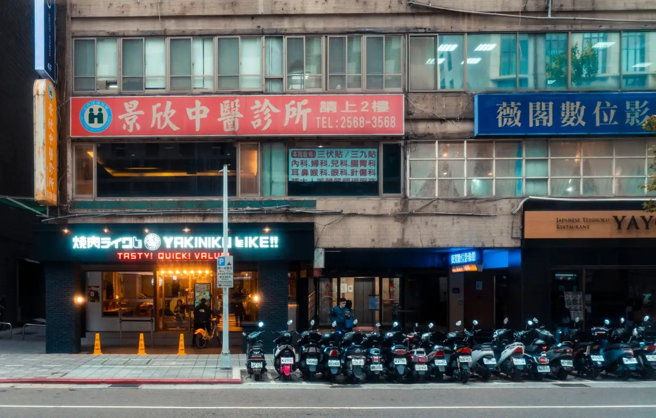 YEYT隐形车衣与车身改色膜:不同用车场景下的专业选膜方案对比正文配图 2